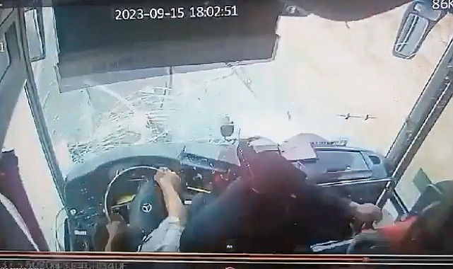 Antalya'da 1 kişinin öldüğü, 5 kişinin yaralandığı kaza kamerada