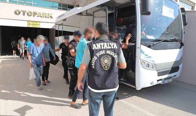Antalya'da aranan 63 zanlı yakalandı