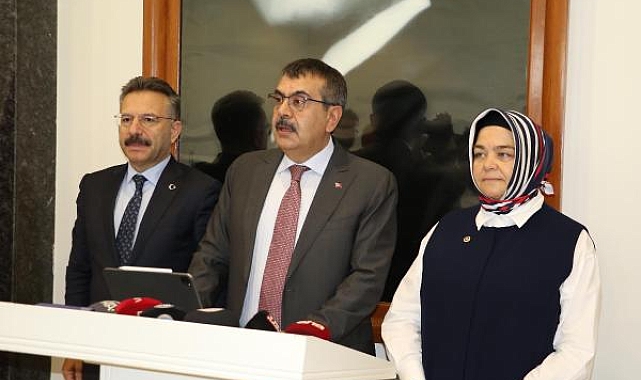 Bakan Tekin: Okul yapmak istiyoruz, yerel yönetimler bize destek olsun