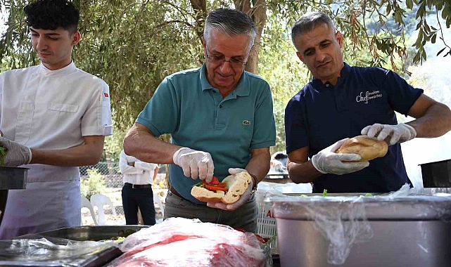 Başkan Topaloğlu'ndan öğrencilere mangal partisi
