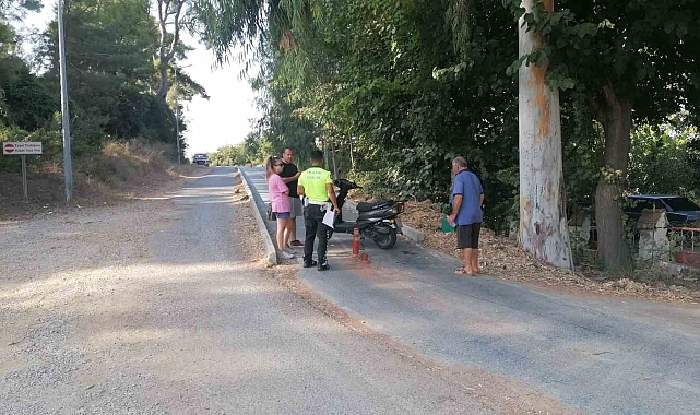 Bisiklet yolunda elektrikli ve motorlu bisiklet kafa kafaya çarpıştı: 3 yaralı