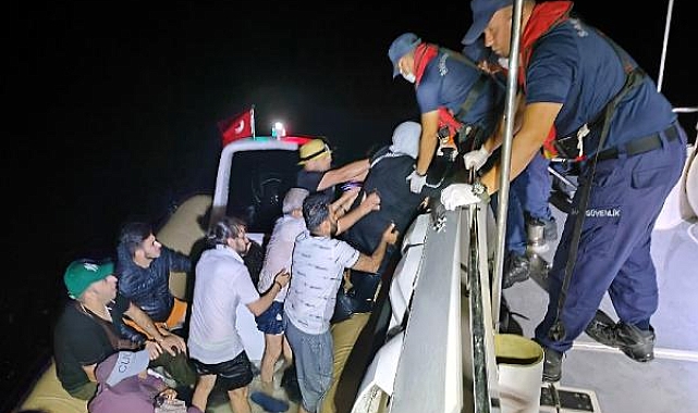 Datça'da 18 kaçak göçmen kurtarıldı