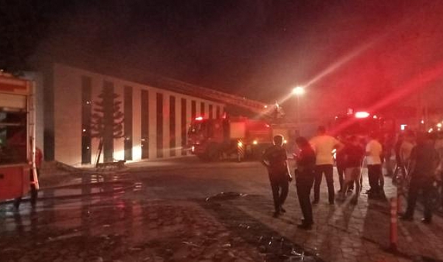 Düğün salonunda çıkan yangın söndürüldü