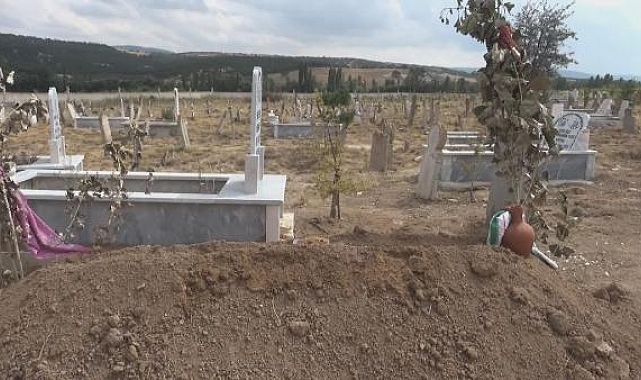 Eşini, çocuklarının gözü önünde öldürüp, arkadaşından yardım istemiş
