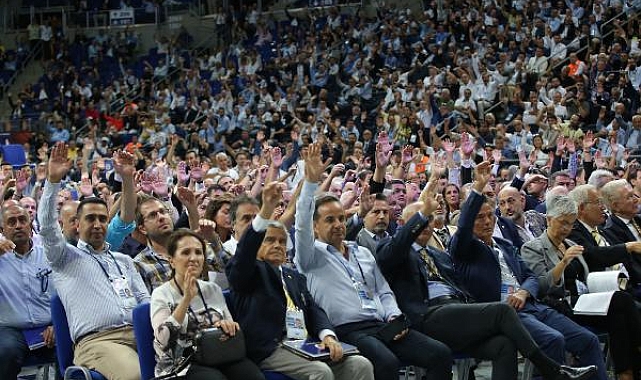 Fenerbahçe'de başkanlık süresine kısıtlama getirildi