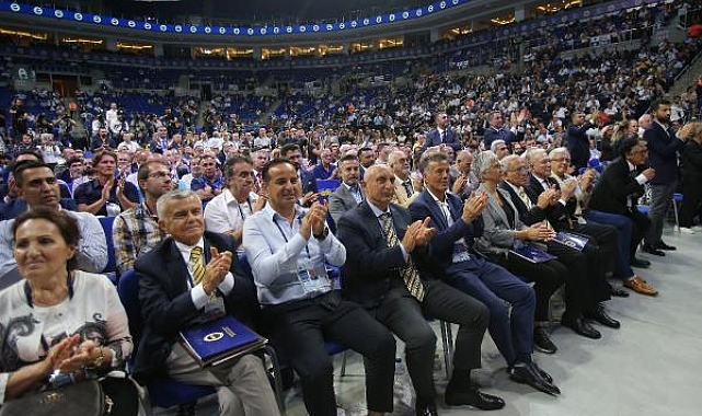 Fenerbahçe'de stat isim değişikliği için yönetime yetki verildi