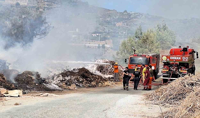Gazipaşa'da dere kenarına bırakılan çöpler alev aldı