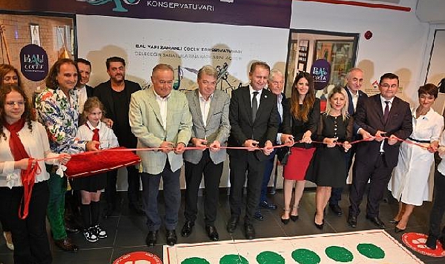 Geleceğin yeteneklerine ünlü sanatçılardan dev destek