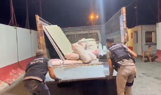 Kamyonetteki 46 kilo esrara 3 tutuklama