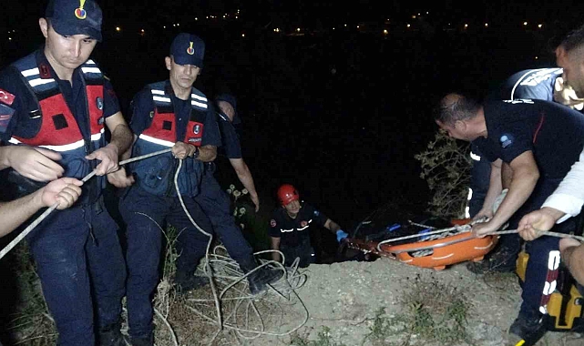 Kayıp olarak aranan yaşlı adamın ölümünü ezilmiş çimler ortaya çıkardı