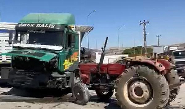 Kazadan kurtulmak için sürücüsünün manevra yaptığı TIR, kavşakta bekleyen araçlara çarptı