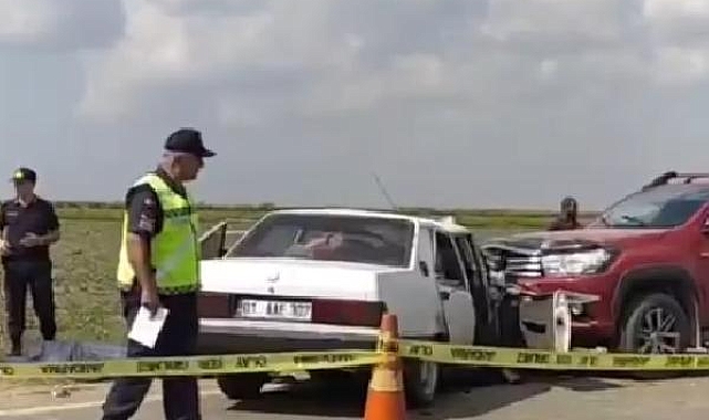 Otomobille kamyonet çarpıştı; karı- koca öldü, 3 yaralı