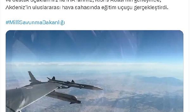 Türk Hava Kuvvetleri'nden Kıbrıs'ın güneyinde, Akdeniz'de eğitim uçuşu