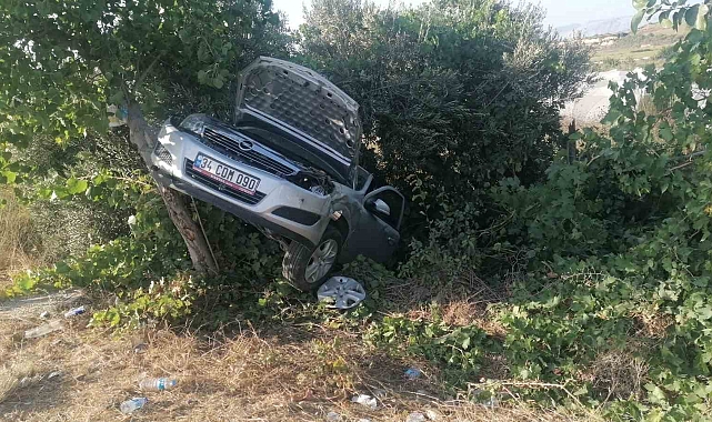 Yoldan çıkan otomobil takla atarak bahçeye girdi: 3 yaralı