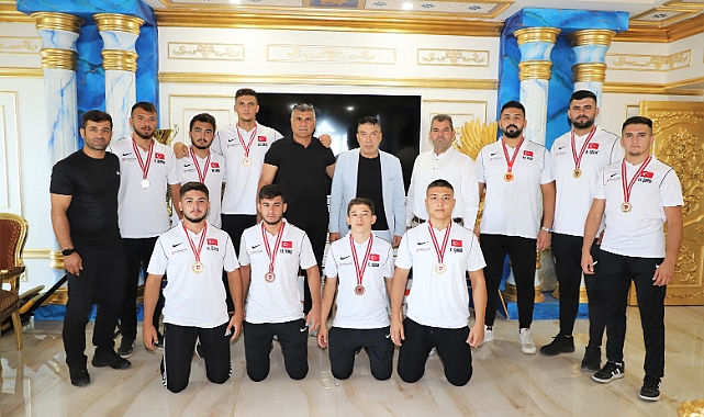 Aksu güreş takımı teşekkür etti
