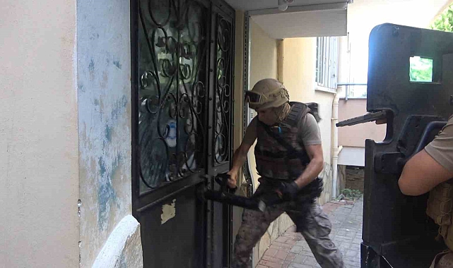 Antalya'da hava, kara ve deniz destekli eş zamanlı uyuşturucu operasyonu