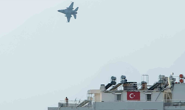 Antalya'da "Türk Yıldızları" yerine semalarda olacak F-16'lar prova uçuşu gerçekleştirdi