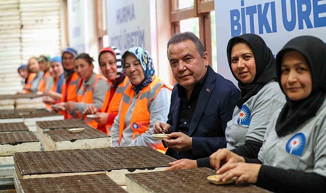 Başkan Böcek'ten personeline 100. Yıl ikramiyesi