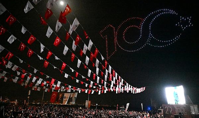 Cumhuriyet'in 100'üncü yılında 500 dronla gökyüzünde gösteri