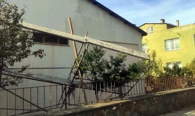 Devrilen iskeleden düşen boya ustası öldü