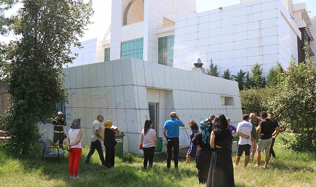 Fakülte kantininde çıkan yangına kısa surede müdahale