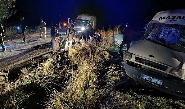 Kaçak göçmenleri taşıyan araç kaza yaptı