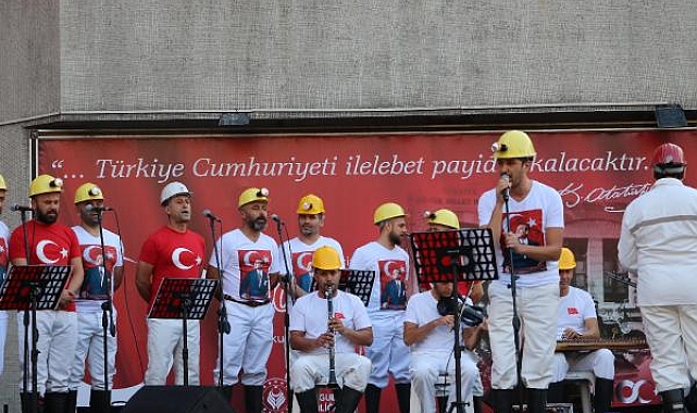 Madenciler, Cumhuriyet için sahnede