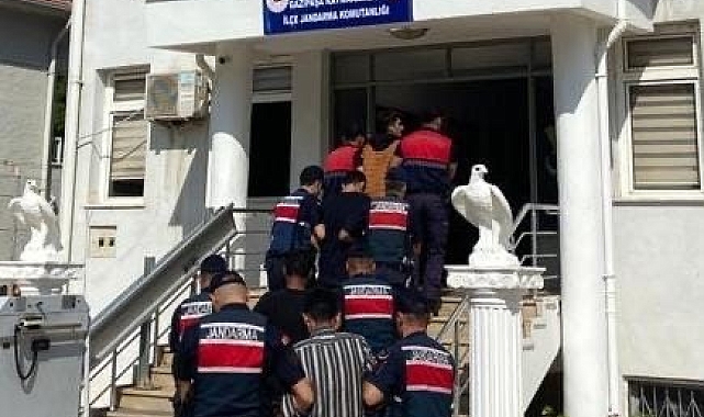 Meyve hırsızları yakalandı
