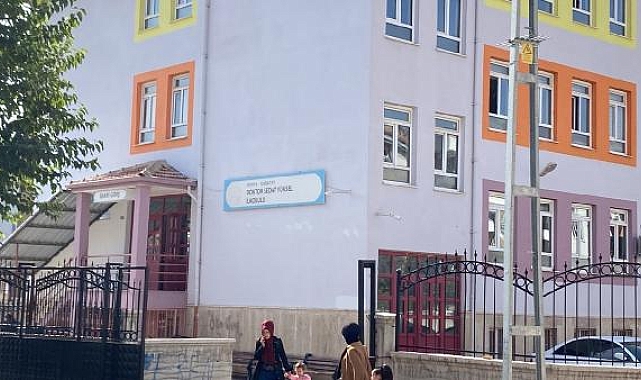 Öğrencinin dayısından öğretmene dayak