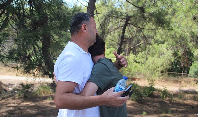 Otomobil takla attı, ağlayan genci babası sakinleştirdi