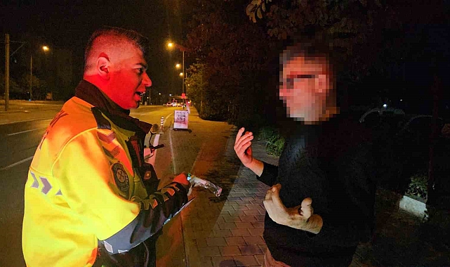 Trafik polislerine alkollü yakalandı, ceza yazılmak istenilince avukatını çağırdı