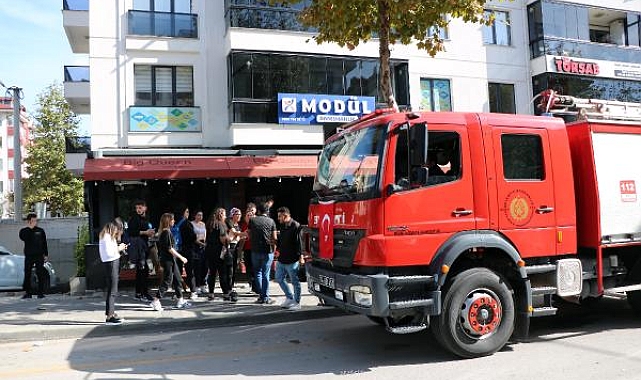 Üniversite öğrencisi, çalıştığı kafede portatif ocağı yakarken yandı