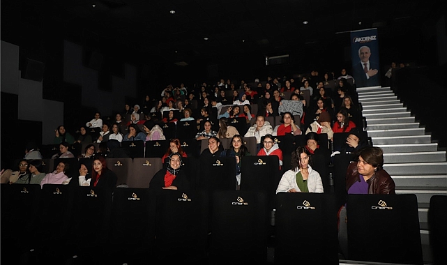 Akdenizli öğrencilerin sinema keyfi