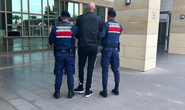 Antalya'da 11 yıl 6 ay hapis cezası ile aranan hükümlü yakalandı