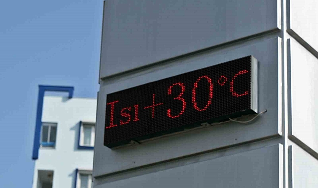 Antalya'da Kasım ayında termometreler 30 dereceyi gösterdi !