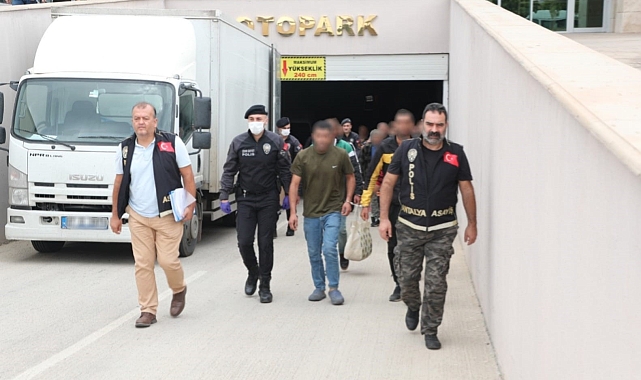 Aranan 57 şüpheli yapılan eş zamanlı operasyonlarla yakalandı