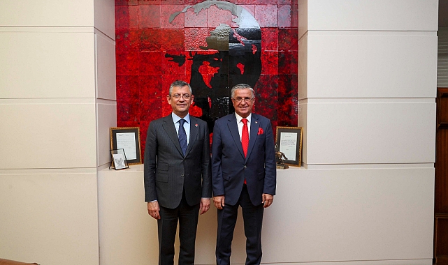 Başkan Topaloğlu, CHP Genel Başkanı Özgür Özel’i ziyaret etti