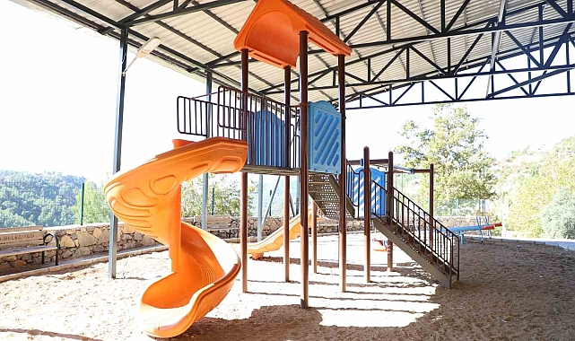 Başköy Mahallesi'ne yeni çok amaçlı salon ve çocuk parkı