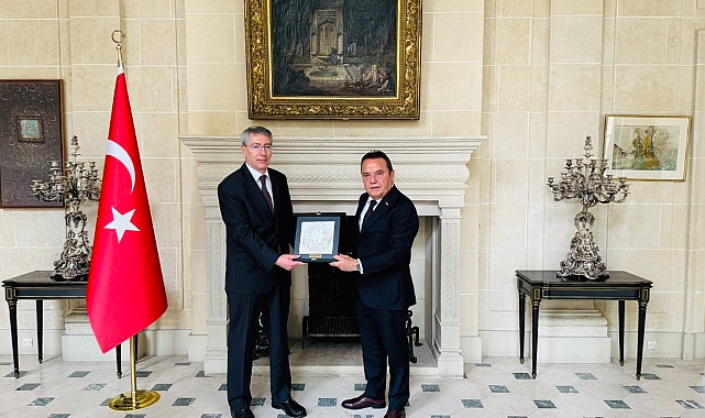 Böcek Paris Büyükelçisi ile görüştü