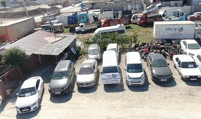 Çalıntı araçları ağır hasarlılarla change edip satan şebeke çökertildi; 22 gözaltı