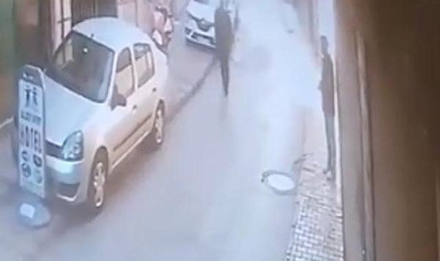Çatıdan atladı, kaldırımdaki yayanın yanına düştü