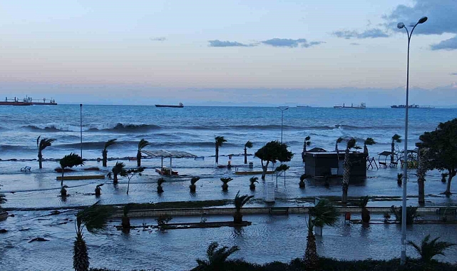 İskenderun&#039;da 4 okulda eğitime bir gün ara verildi