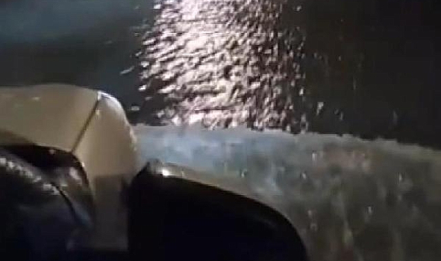 İstanbul'da yağış başladı; Silivri'de yollar göle döndü