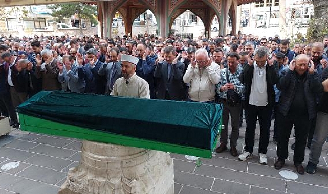 Kazada ölen elektrik dağıtım şirketi bölge müdürü toprağa verildi