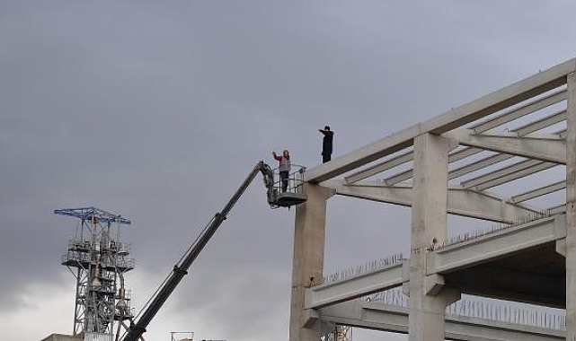 Kovulan işçinin tazminatı vinçle iletildi