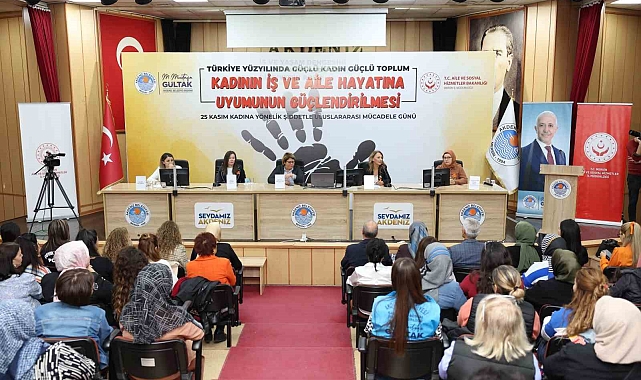 Mersin'de 'Türkiye yüzyılında güçlü kadın güçlü toplum' paneli