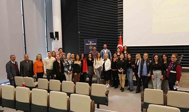 Mezitli turuncu rengine boyanıyor