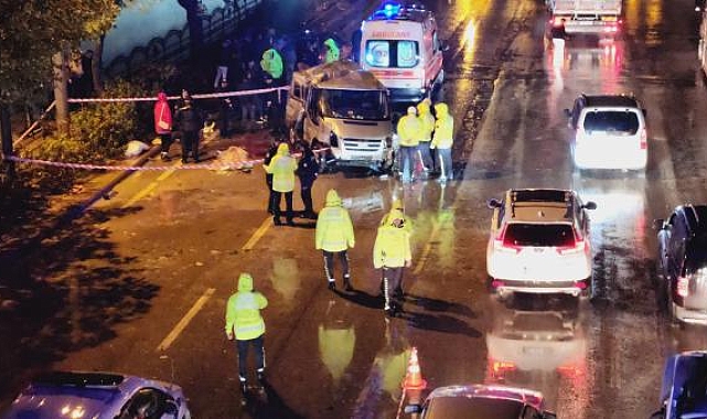 Minibüsün refüje çarptığı kazada ölen 2 çocuk toprağa verildi