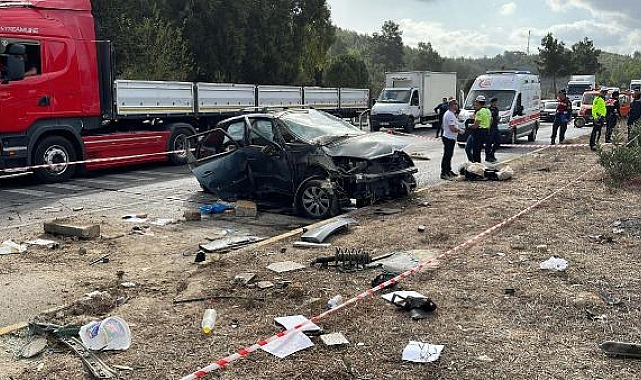 Muğla'da yolcu otobüsü ile otomobil çarpıştı; 1 ölü, 3 yaralı