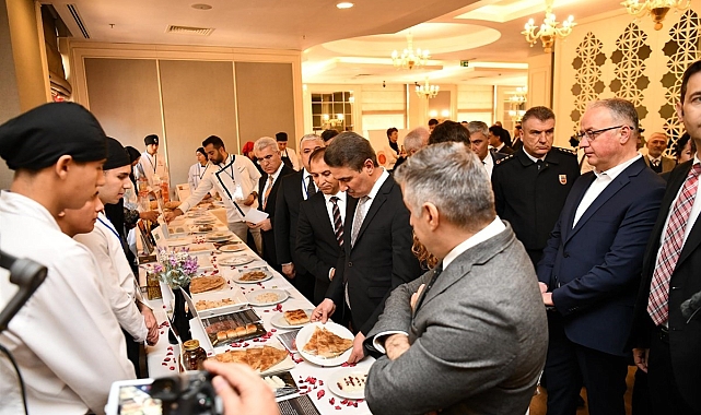 Öğrenciler hünerlerini Yöresel Yemek Fuarı'nda sergiledi